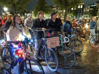 Vrouwen eisen de nacht terug: honderden demonstranten de straat op na dood van Lisa