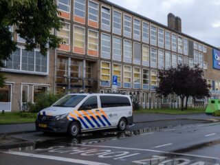 Man met pistool bedreigd, uitgekleed en gefilmd: verdachte opgepakt