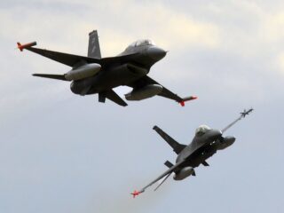 Gevechtsvliegtuigen opgestegen na onbekend voertuig in Nederlands luchtruim