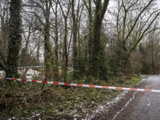 Tieners die in Amsterdam werden doodgeschoten verbleven in azc