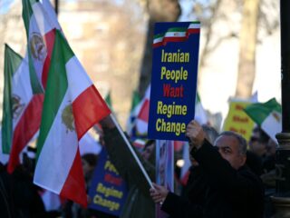 Iran stelt doodstraf van 26-jarige demonstrant Erfan Soltani uit