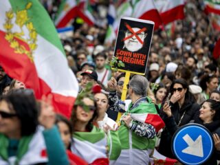 Tannaz en Mahi over Iran na de dood Khamenei: "Het regime heeft in Nederland spionnen"