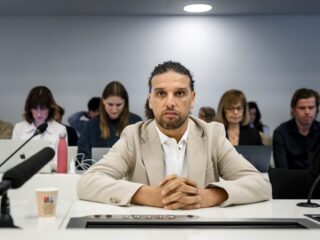 Volgens Ali B en advocaten is er niet genoeg onderzoek gedaan in zaak Naomi: "Niet genoeg doorgevraagd bij Ronnie Flex"