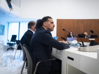 Dag twee hoger beroep Ali B: OM eist 2,5 jaar cel, advocaten gaan voor vrijspraak in alle zaken