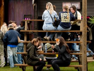 Trage verkoop bij grote Nederlandse festivals: experts zien meerdere oorzaken