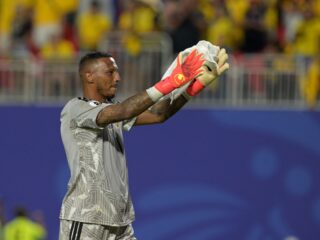 Curaçao-keeper Eloy Room breekt WK-record: "Ik heb wel een standbeeld verdiend"