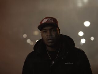 Adje en politie waarschuwen jongeren: "Laat je niet ronselen voor snel geld"