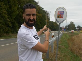 Anil (30): "Ik reed door 17 landen in 24 uur om aandacht te vragen voor mensenhandel"