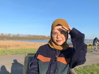 Aya (21) wil jonge moslims motiveren om over hun mentale problemen te praten