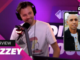 Bizzey over Spaanstalige tunes maken: ‘’Ik heb eenvoudige teksten dus dan gaat het wel lekker snel’'