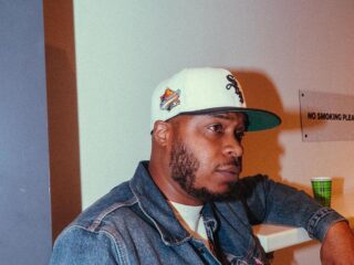 Adje volgt Hefs voorbeeld en kondigt nieuwe podcast 'KetchUp' aan