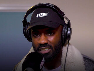 Cycz deelt persoonlijke verhalen tijdens zijn sessie bij Yous!