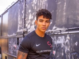 Joey (26): "Ik help mensen meer zelfvertrouwen te krijgen door middel van sport"