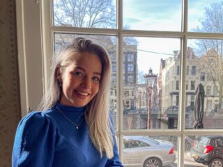 Nikki (24): "Na jarenlange klachten kreeg ik eindelijk de diagnose B12-tekort"