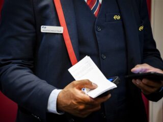 Conducteur mishandeld en beroofd in trein tussen Rotterdam Centraal en Alexander