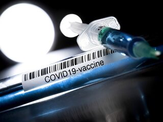 Wachtlijsten voor coronavaccin door 'voordringers'