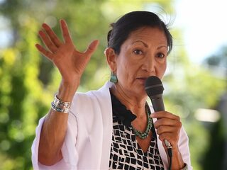 Biden wil inheemse Deb Haaland als minister van Binnenlandse Zaken