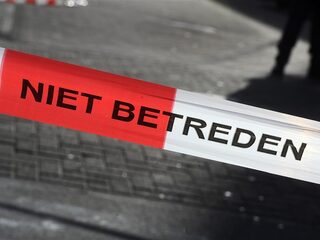 Dief in Rotterdam verpletterd door auto nadat hij onderdeel probeerde te stelen