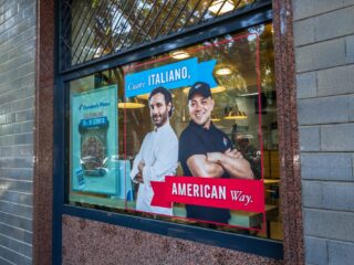 Domino's verliest strijd van traditionele pizzeria's en vertrekt uit Italië