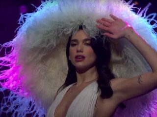 Kijkers 'Saturday Night Live' onder de indruk van Dua Lipa