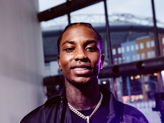 Eljero Elia lanceert eigen platenlabel en dropt debuutalbum 'Molenwijk'