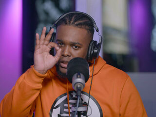 Ella Banks kwam langs voor een spitsessie in de FunX-studio