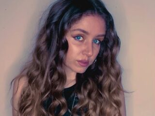 Esmée Denters over Marco Borsato: ''Hij kneep op het podium in mijn bil''