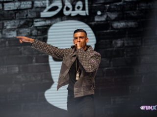 Boef bezorgt eerste bestellingen van nieuwe keten in helikopter: "Alles voor de klant"