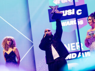 Adje over winst Legend Award: "Heb mijn straatervaring verwerkt in muziek"