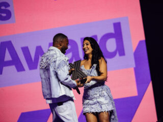 Jayh Jawson sleept Legend Award in de wacht: "Ik weet niet wat ik moet zeggen"