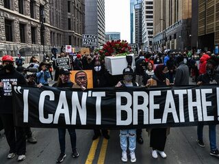 Proces tegen agent die op George Floyds nek duwde van start