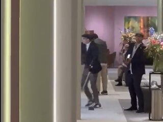 Gewapende mannen overvallen juwelier op kunstbeurs in Maastricht