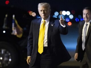 Persvrijheid in de VS onder vuur: journalisten buitengesloten en onder druk gezet door Trump