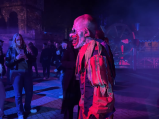 Walibi Fright Night acteurs aangevallen en betast door bezoekers: "Ben bewusteloos geslagen"