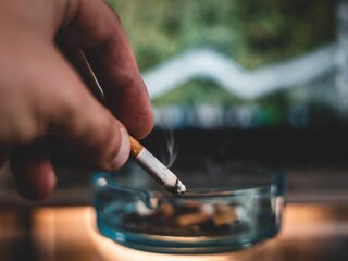 'Helft rokers gaat pas stoppen als pakje sigaretten 60 euro kost'