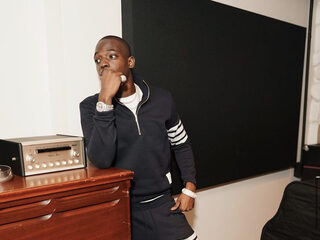 Bobby Shmurda vecht bijna met een fan