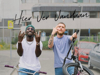 Cor, Reverse en Frenna de DiXte met 'Hier Ver Vandaan'