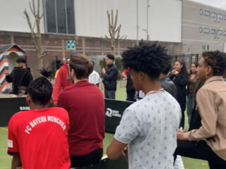 Cellen delen in een oude gevangenis: de heftige realiteit van gevluchte jongeren