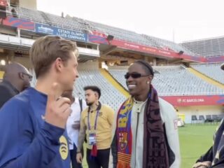 Het internet reageert op ontmoeting FC Barcelona en Travis Scott: "Frenkie de Jong en Travis voor 'GTA 6'?"