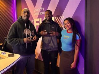 Henkie T over nieuwe track 'Proost' met Jonna Fraser: "Haal m'n geluk nu uit kleine dingen"