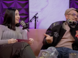 Goudtje gaat in gesprek met Mahi en Jayh over ongepaste grappen