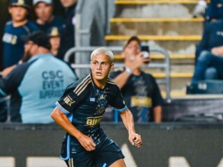 Lamine Yamal who? Sullivan (14) verbreekt record met debuut op allerhoogste niveau