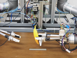 Japanse uitvinders ontwikkelen robot die bananen kan pellen