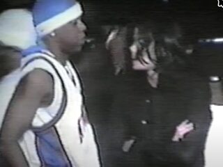 Unieke beelden: Jay-Z verrast publiek met Michael Jackson tijdens show in 2001