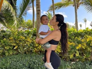 'Kim Kardashian belde Ye huilend op nadat hun zoontje werd gewezen op sekstape'