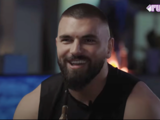 Kosso: "Als ik niet die 'kast' was zou ik als artiest minder groot geworden zijn"