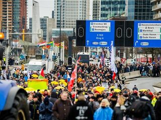 Onderzoek RIVM: ''Tijd om te leren leven met het virus''