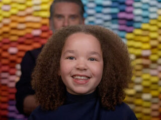 Lily (9) wordt gepest om 'pluizig haar': "Mijn droom is om iemand te zijn die zij ook leuk vinden"