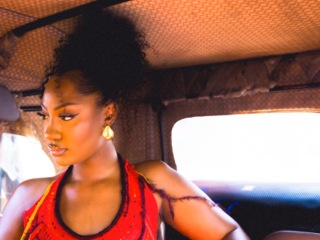 Tems de DiXte met 'Love Me JeJe'