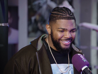 Luis Tavares slaat opponent knock-out bij Glory Rivals